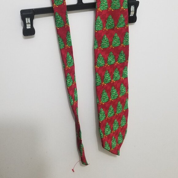 great gift: NWOT Hallmark silk Christmas tree tie - Picture 3 of 9